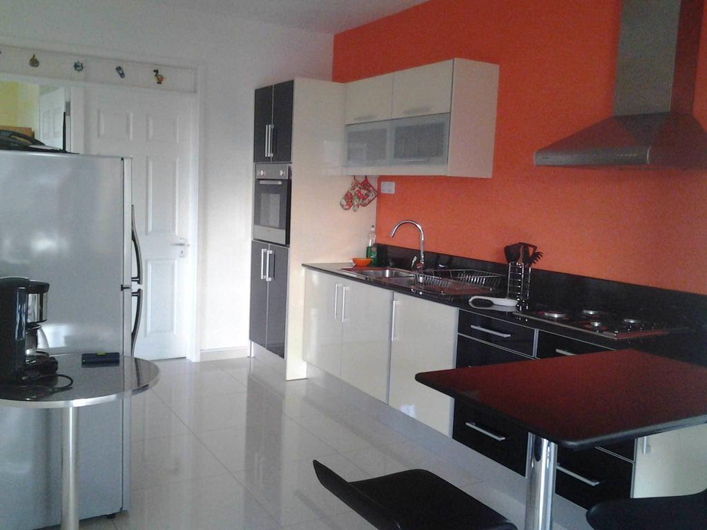 Twins Apartments Flic en Flac Room photo