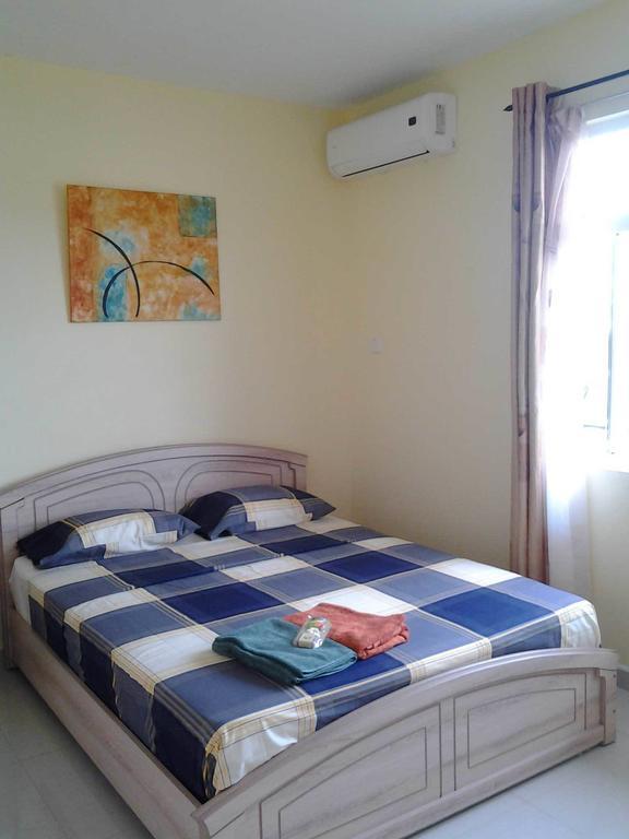Twins Apartments Flic en Flac Room photo